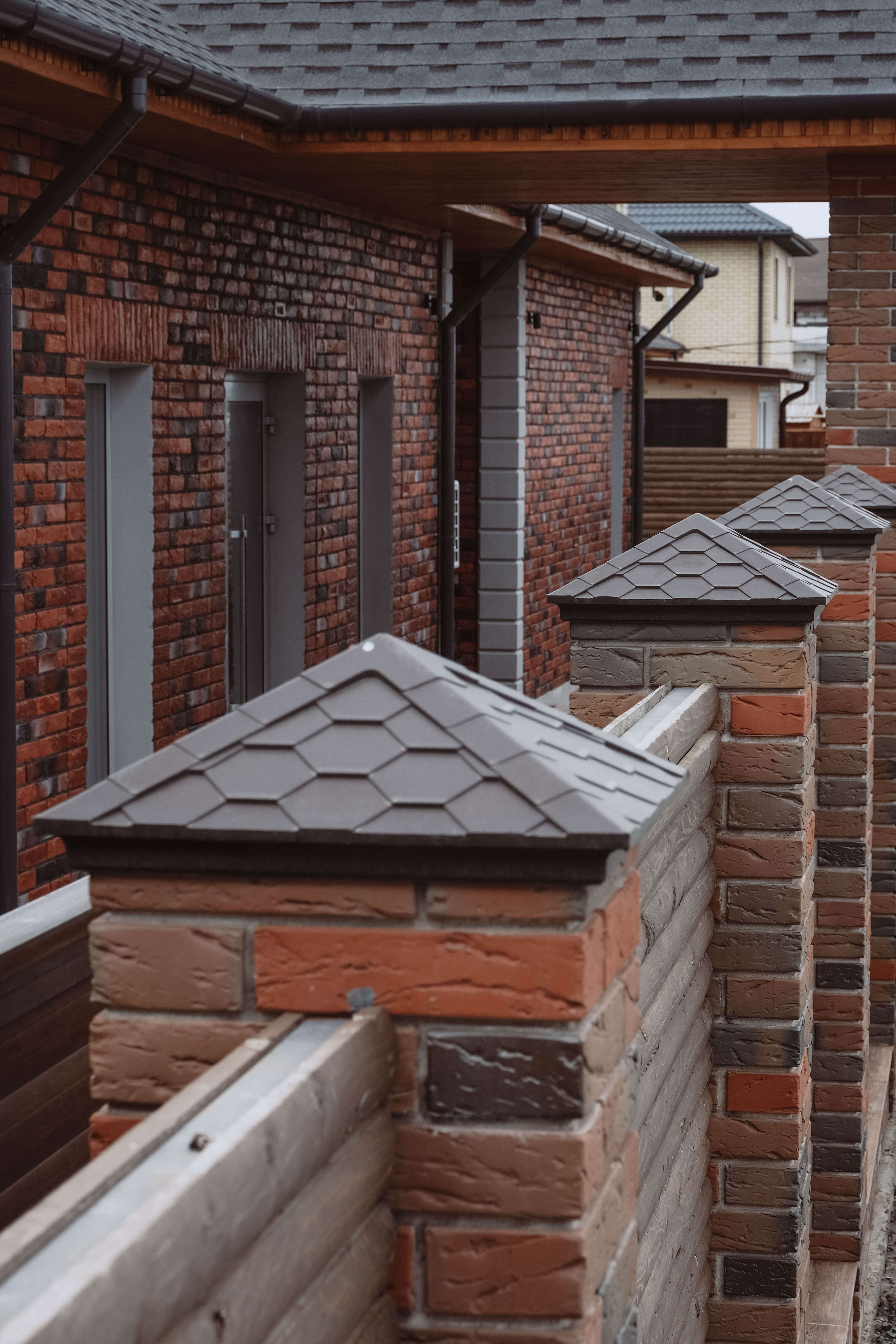 Колпак Zking Эверест Коричневый на столб 1.5х1.5 кирпича (390х390мм) в Нижнем Новгороде фото